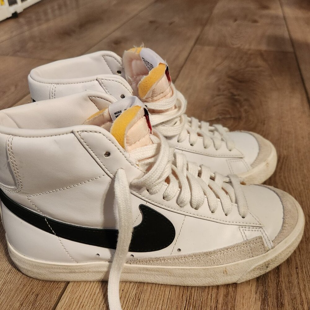 Nike Blazer Mid 77